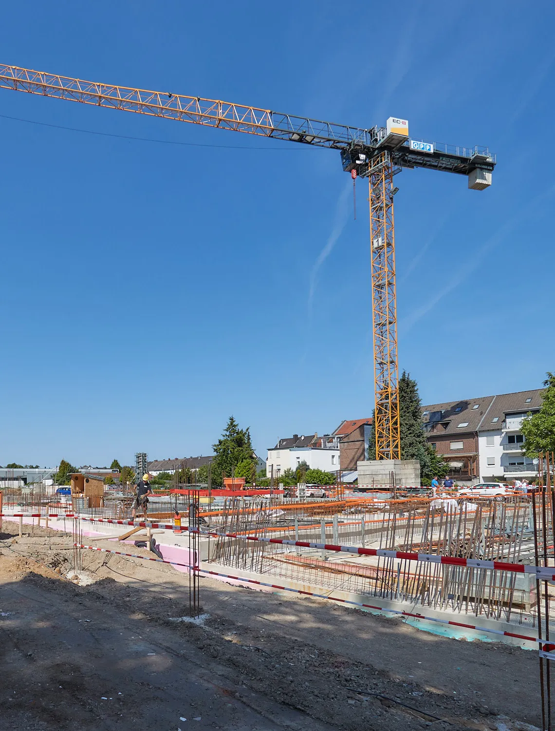 Grundsteinlegung Hardterbroicher Markt — Baustelle mit Baukränen